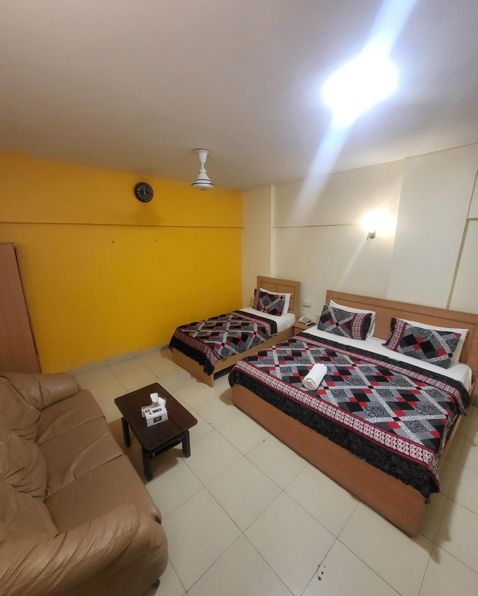Hotel Rooms Dha Karachi Exterior photo