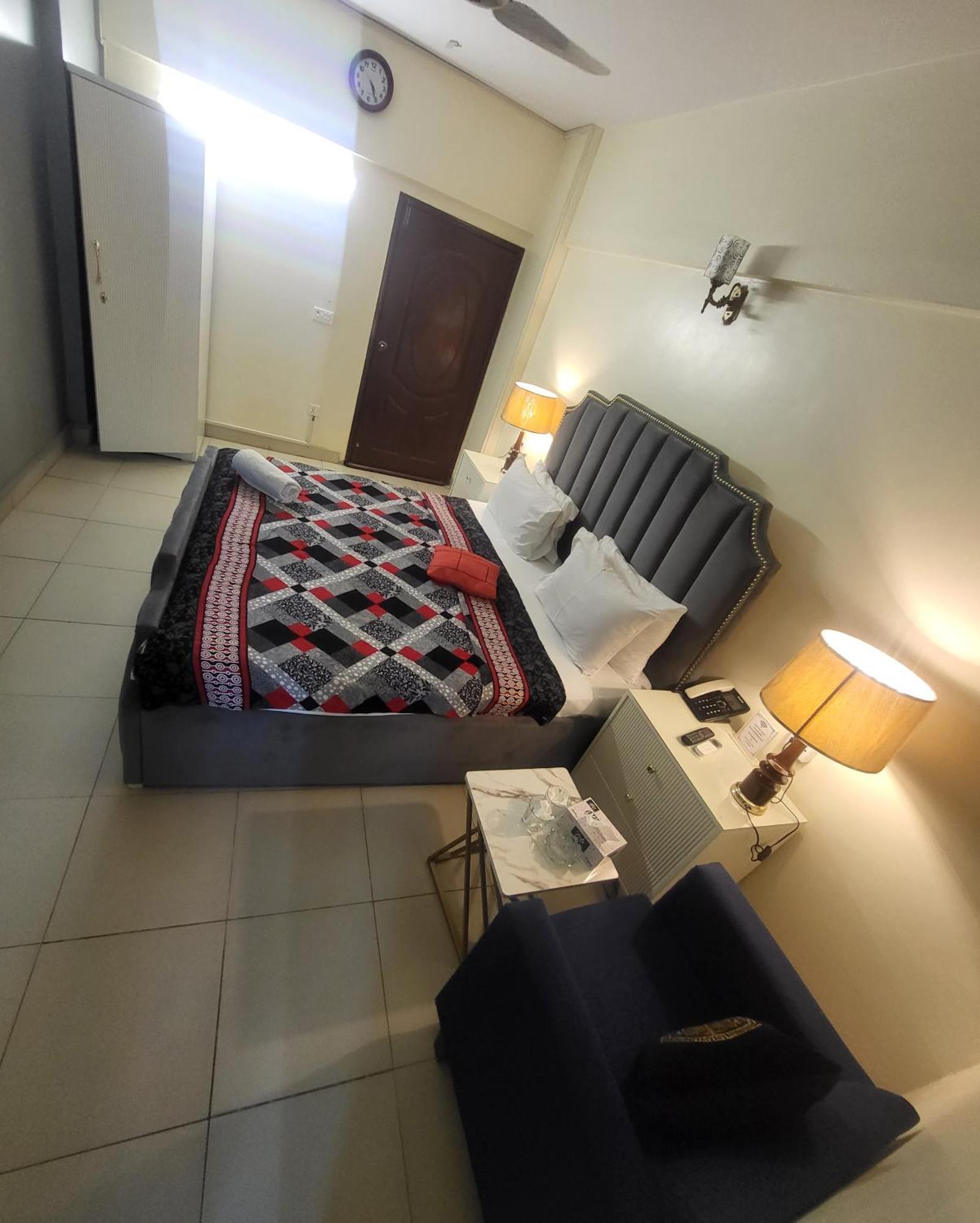 Hotel Rooms Dha Karachi Exterior photo