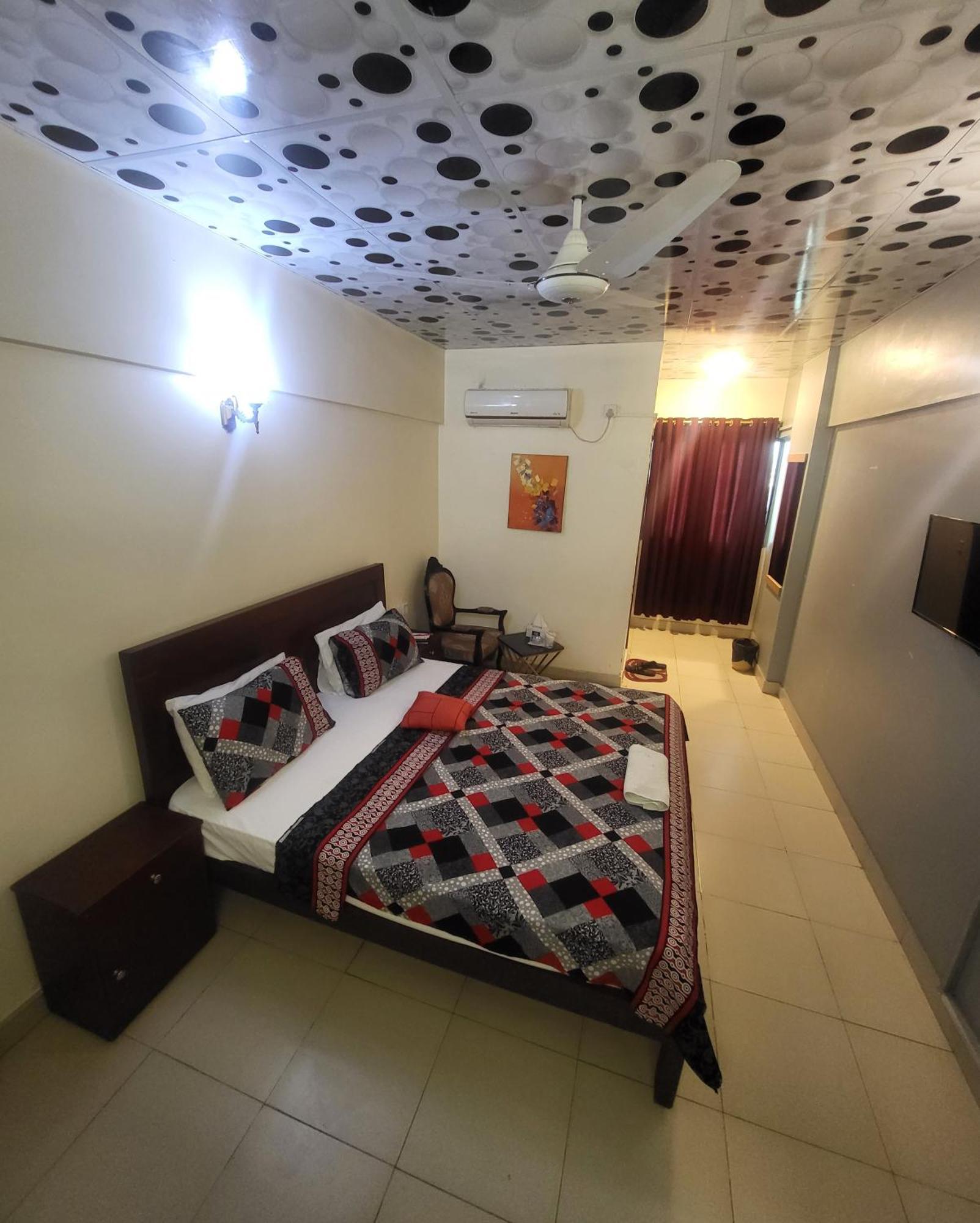 Hotel Rooms Dha Karachi Exterior photo