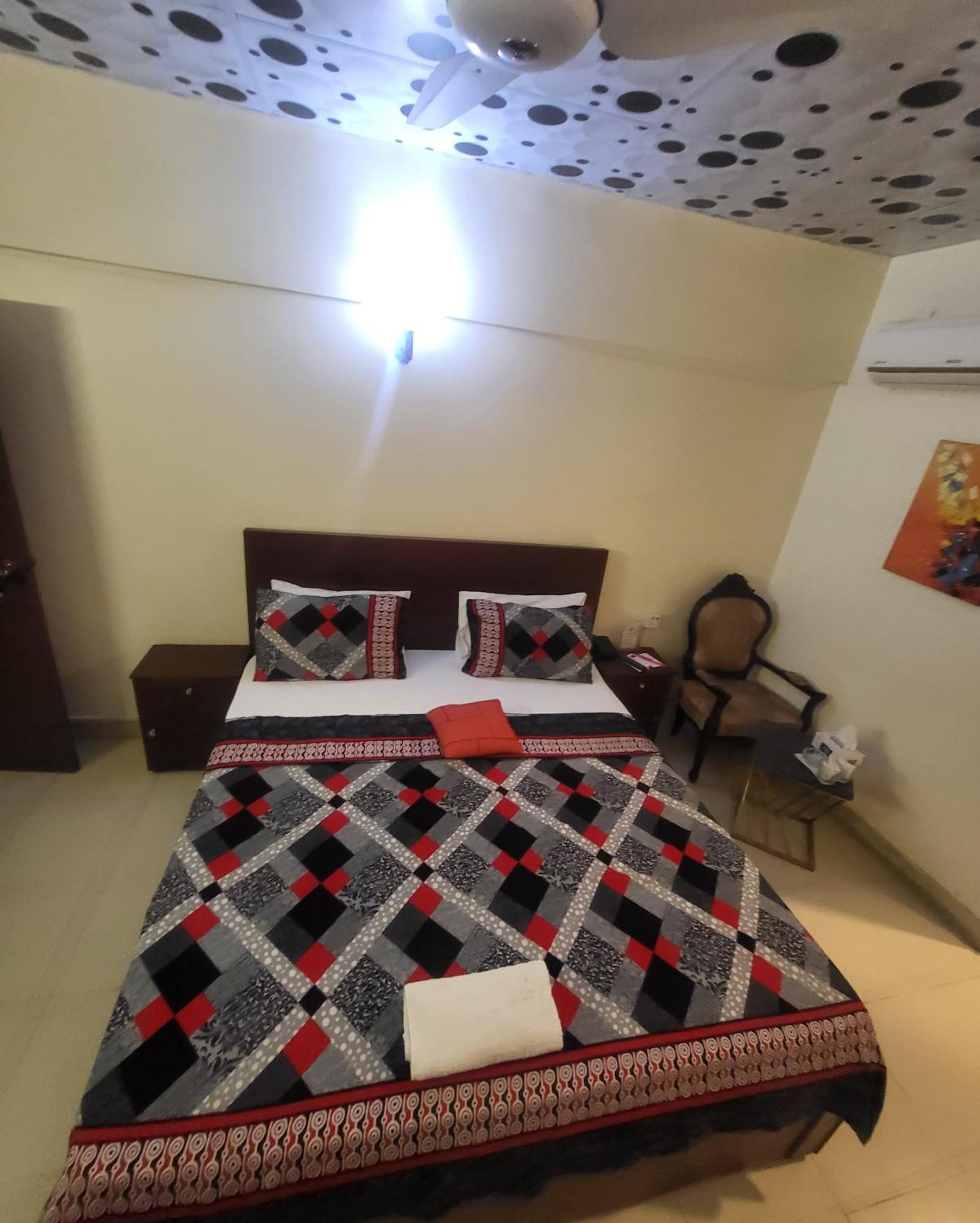 Hotel Rooms Dha Karachi Exterior photo
